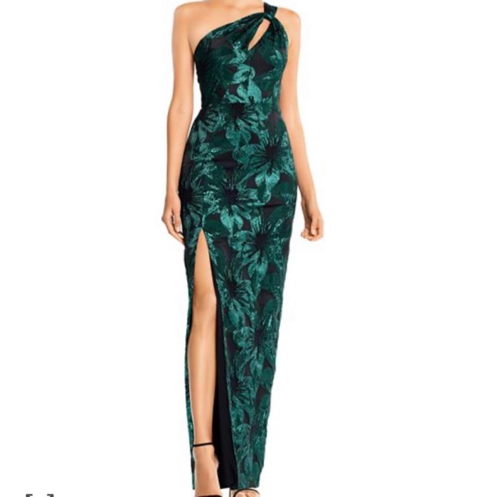 One shoulder gown